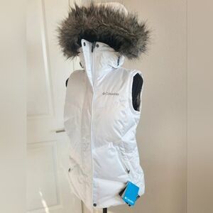 Columbia Women's White Puffer Jacket with Faux Fur Trim